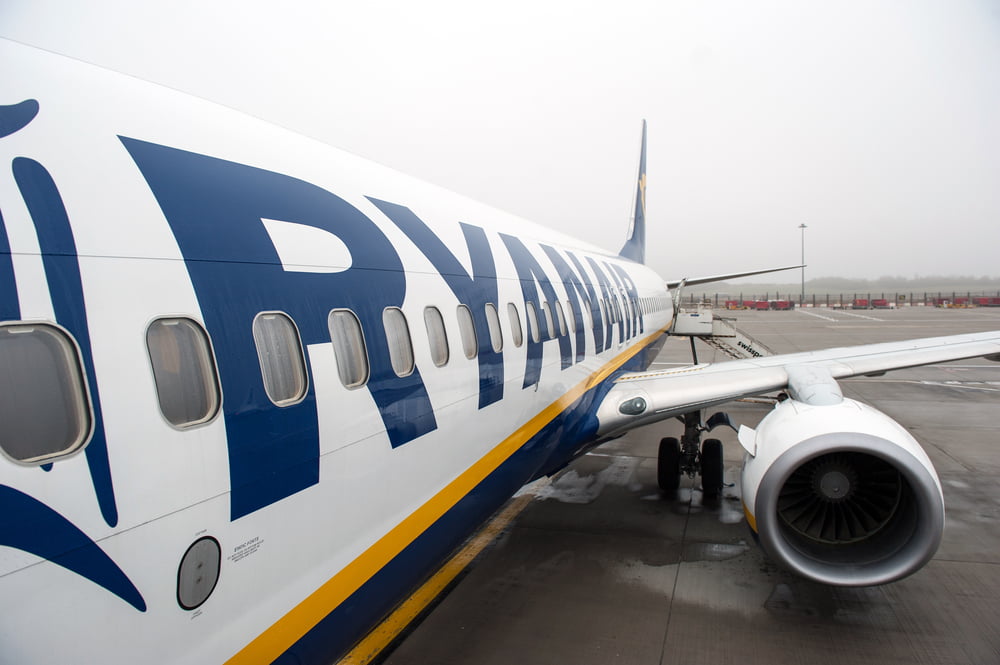 La battaglia sui prezzi di Lufthansa colpisce i profitti di Ryanair a causa della riduzione dei prezzi dei biglietti e...