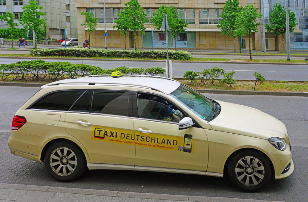 Taxi Duitsland stapt naar de rechter in Frankfurt: Uber…