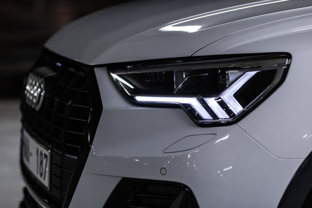 Grapperhaus zaprzecza stałemu drogiemu policyjnemu Audi