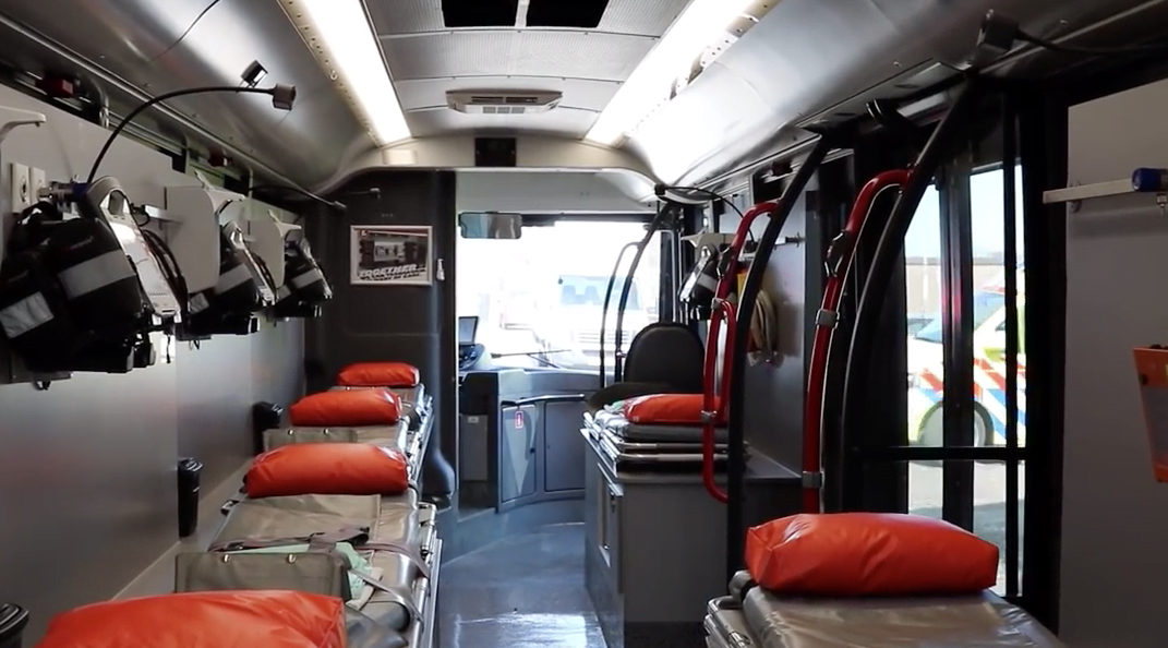 Nederland maakt kennis met ambulancebus door coronacrisis