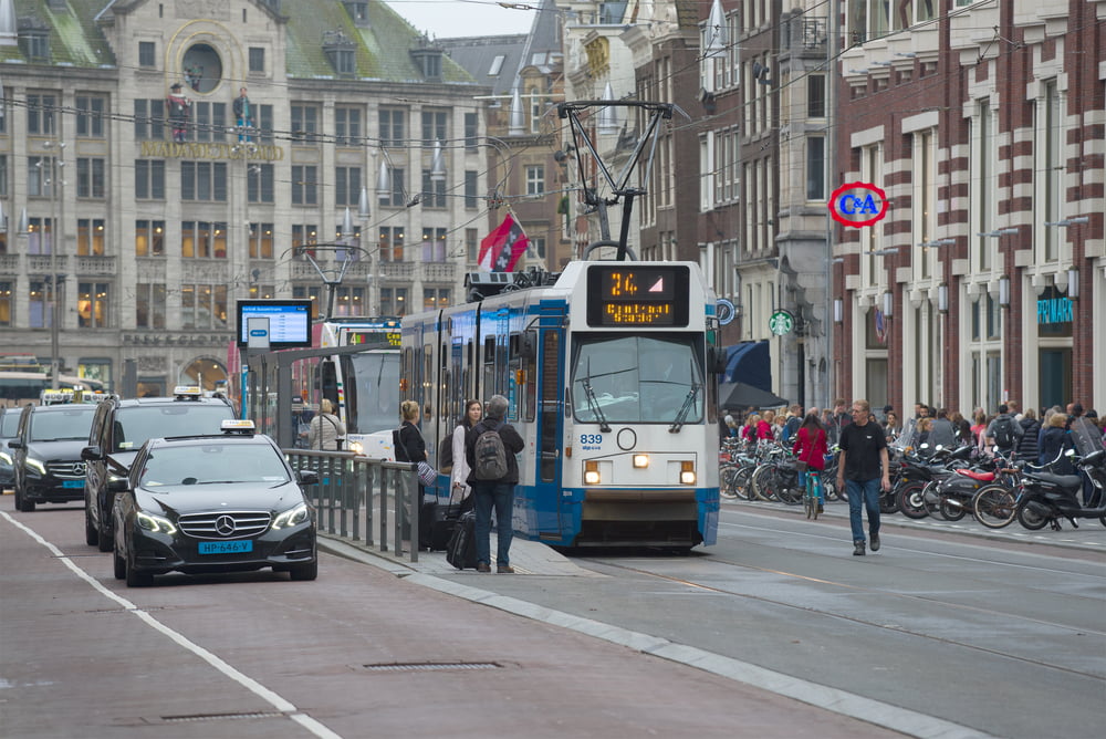 Inperking gebruik tram- en busbanen door taxi’s foutief