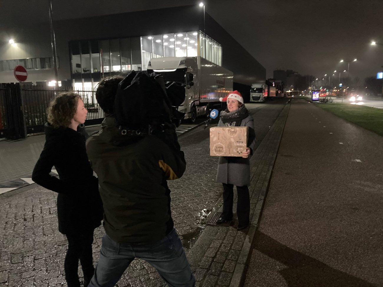 Christmas package surprise for truck drivers in Utrecht