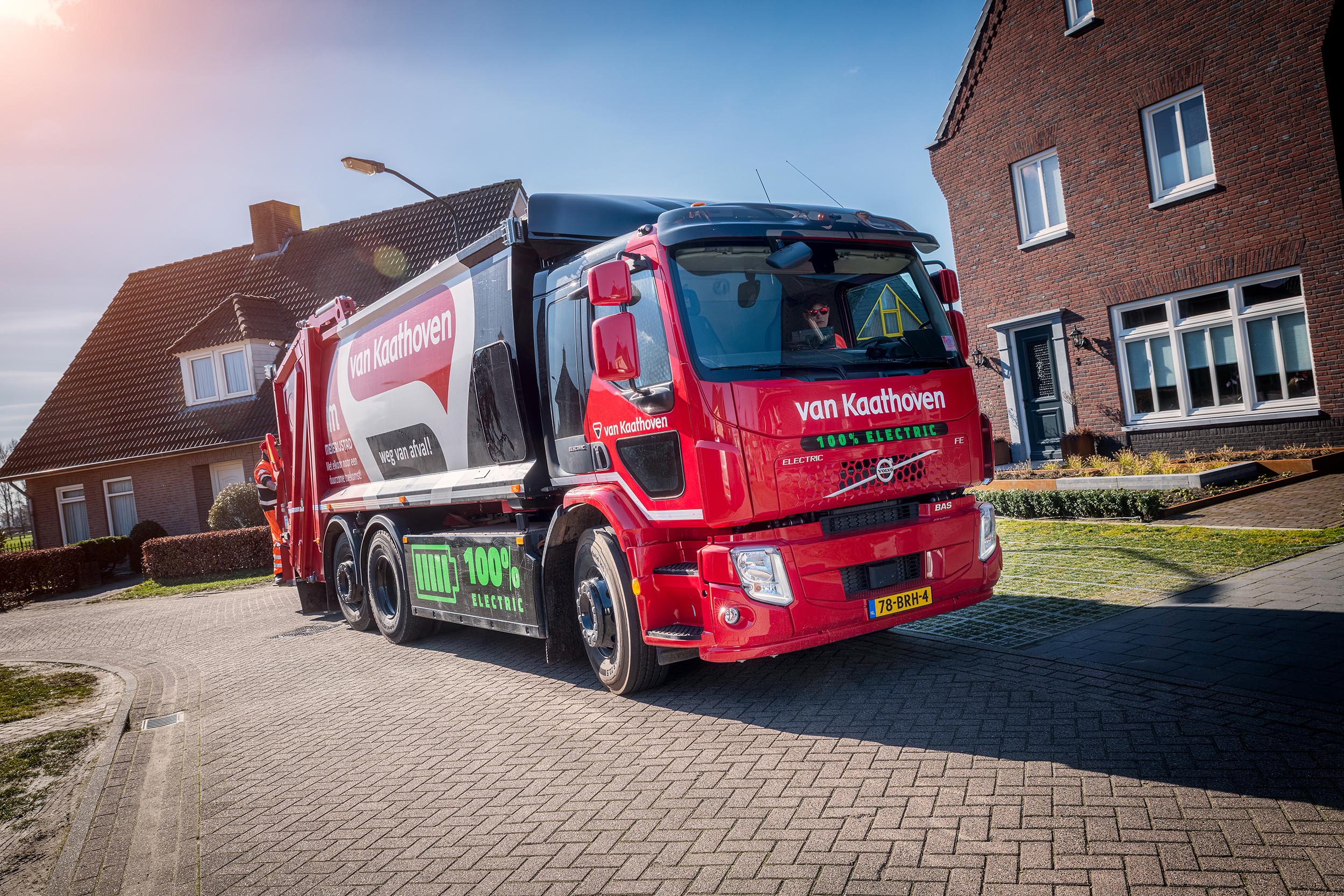 Van Kaathoven collects waste with an electric Volvo