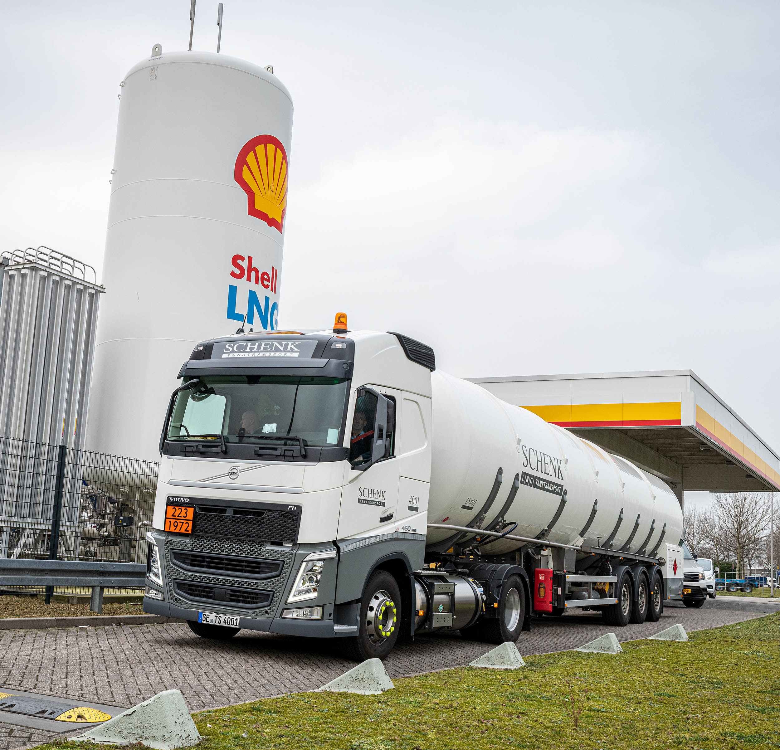 Schenk Tanktransport met les camions Volvo en service