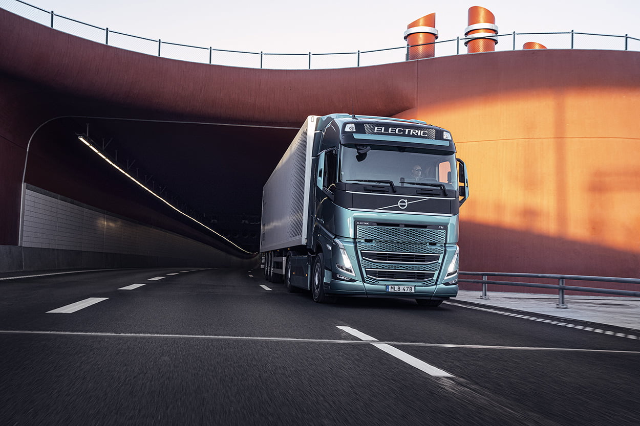 Volvo Trucks começa a vender caminhões elétricos pesados