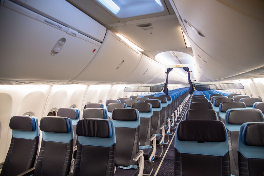 KLM fernijt it kabine-ynterieur fan 14 Boeing 737 fleantugen