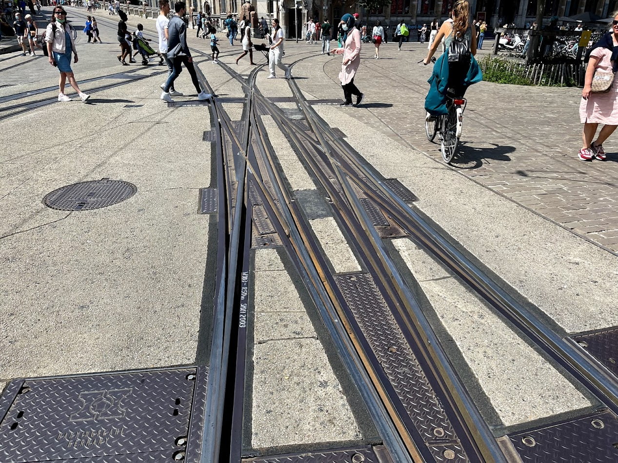 De Lijn werkt volop aan fietsveiligheid bij tramsporen
