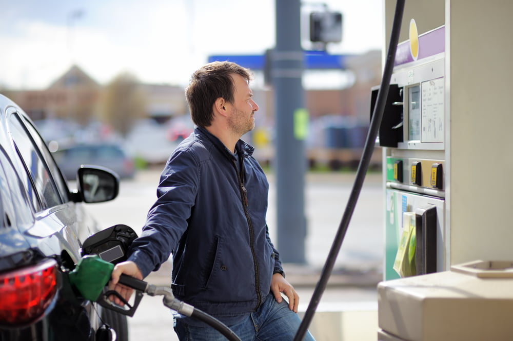 Benzineprijs ruim boven de 2 euro bij jaarwisseling