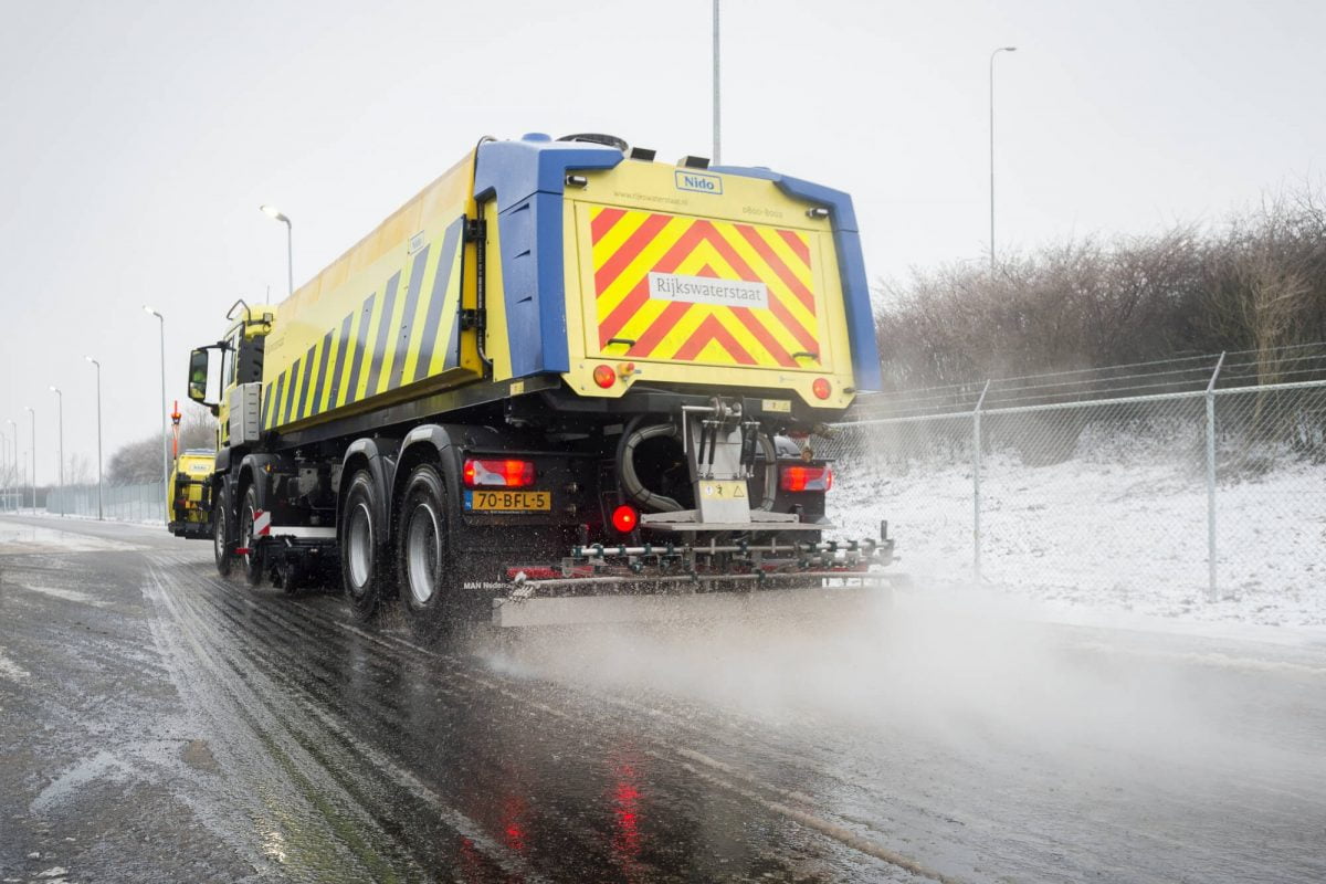 As autoridades rodoviárias estão ocupadas nas estradas holandesas todos os invernos