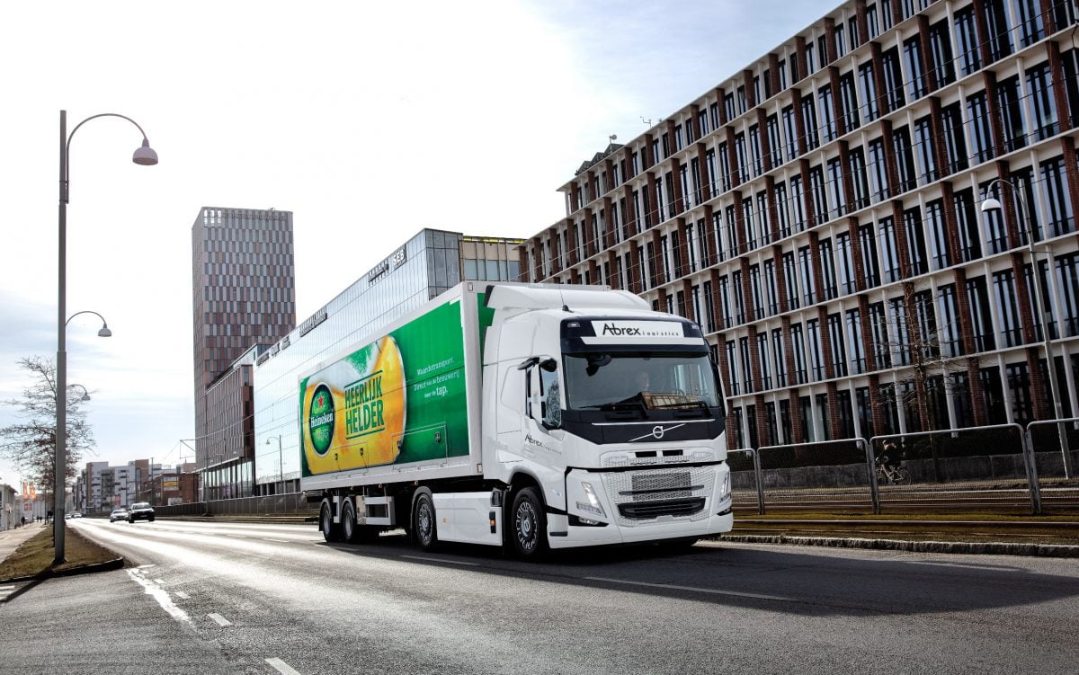 Heineken zet elektrische truck in voor langere afstanden