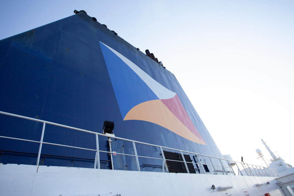 A empresa britânica de ferry P&O suspende todos os serviços