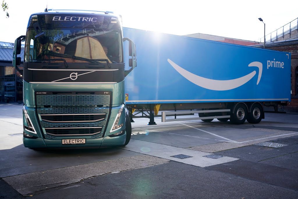 Electric Volvo trucks for Amazon Germany