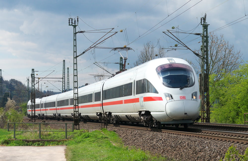 Transporte ferroviário na Alemanha ainda mais pontual com IA
