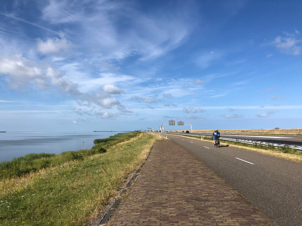 Andar de bicicleta e caminhar durante a reforma Afsluitdijk