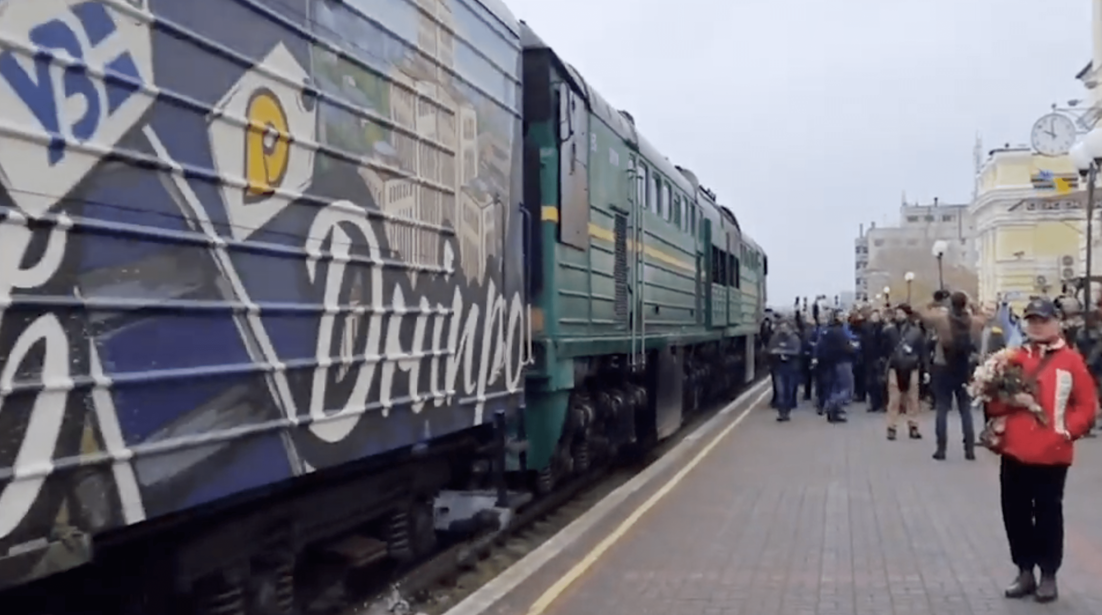 Trem da vitória para Kherson recapturado