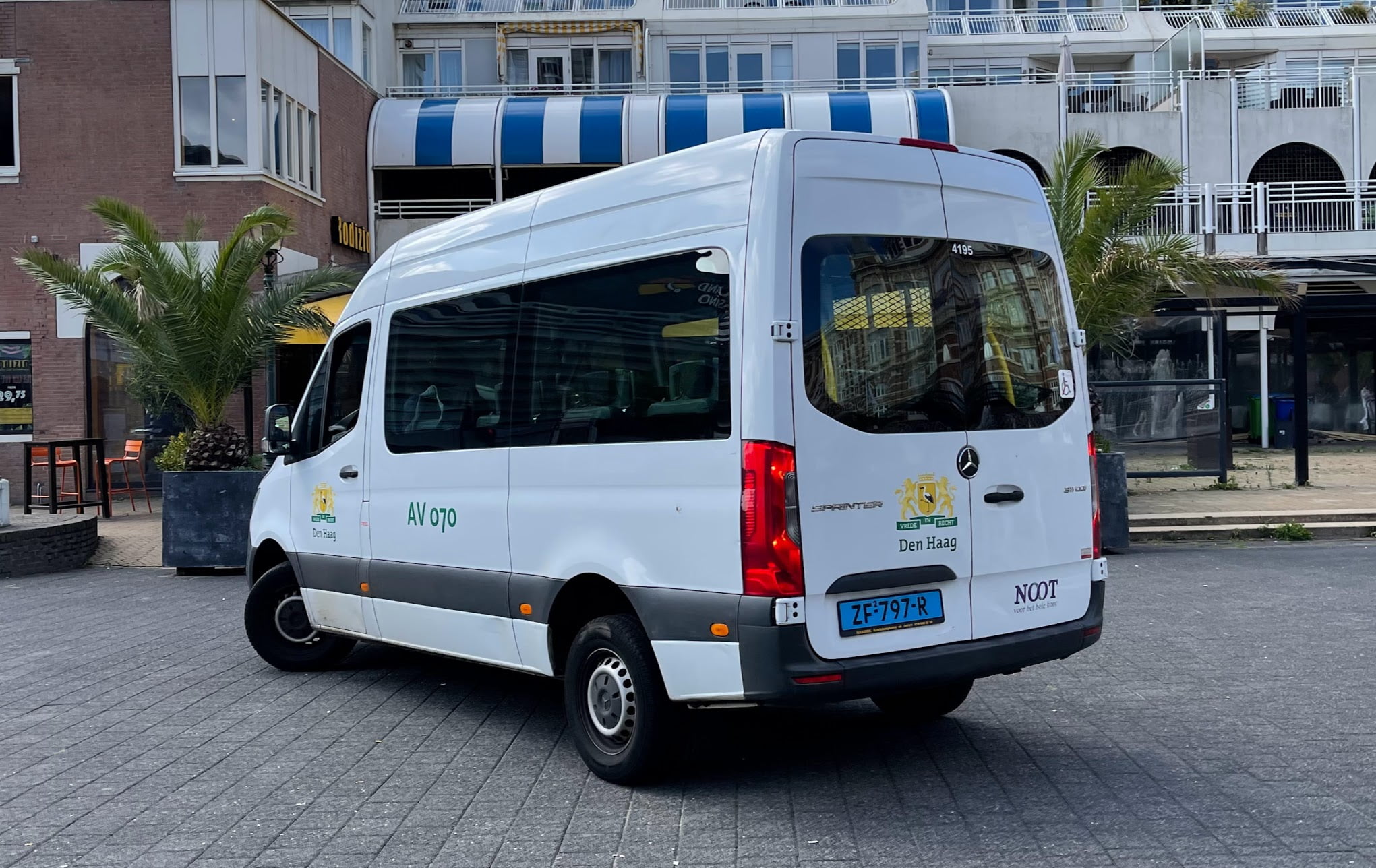 The Hague care transport is looking for 60 new drivers