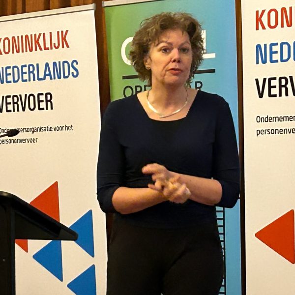VNO-NCW chairman Ingrid Thijssen is a guest at the KNV meeting