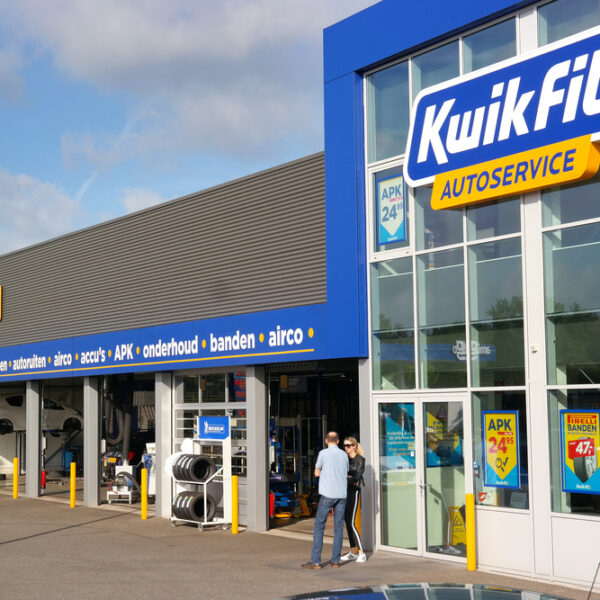 Prestigefyllda VanMoof skickar kunder till KwikFit för reparation