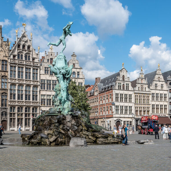 Le nuove norme sui parcheggi ad Anversa rendono il centro città attraente per i pedoni