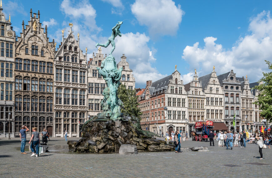 Nieuwe parkeerregeling in Antwerpen maakt binnenstad aantrekkelijk voor voetgangers