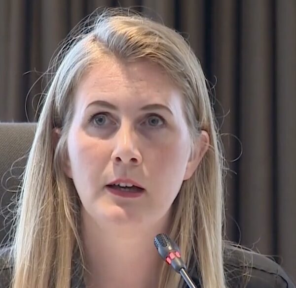 Amsterdam: wethouder van der Horst wil gelijk speelveld voor alle taxi’s