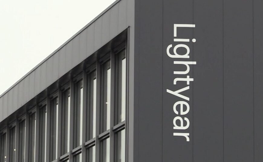 Lightyear verlegt focus naar zonnedaken na faillissement en moeizame…