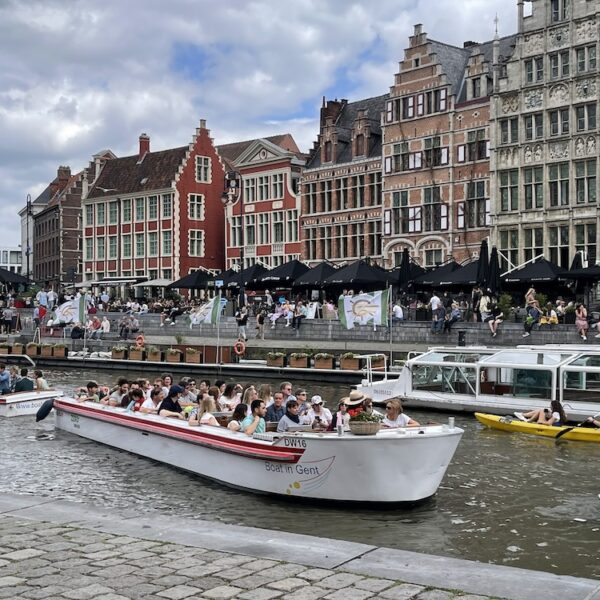 Turismens tveeggade svärd i Gent:...