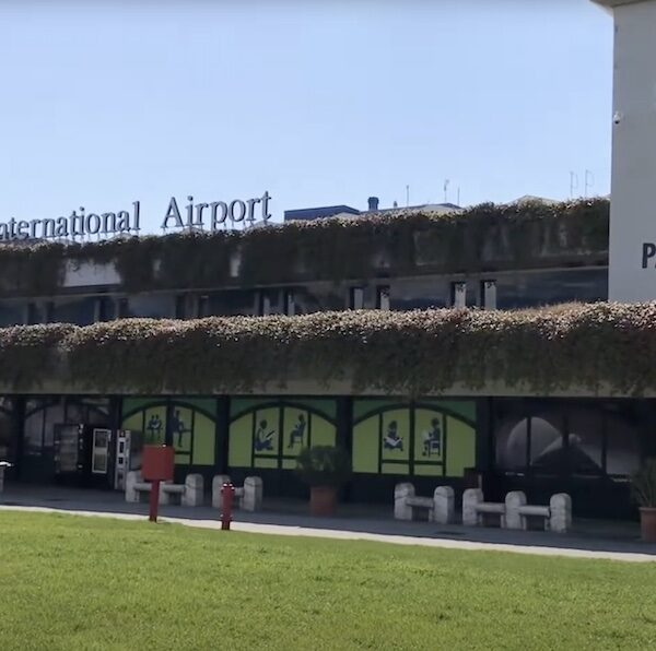 Pisa de la aeroportul toscan la hub-ul european