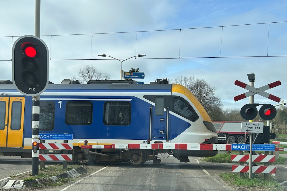 Rhenen railway crossing