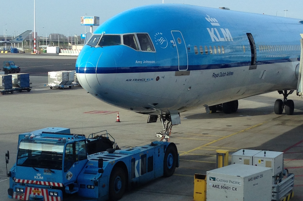 Opnieuw chaos: sneeuw legt Schiphol deels lam honderden reizigers de dupe